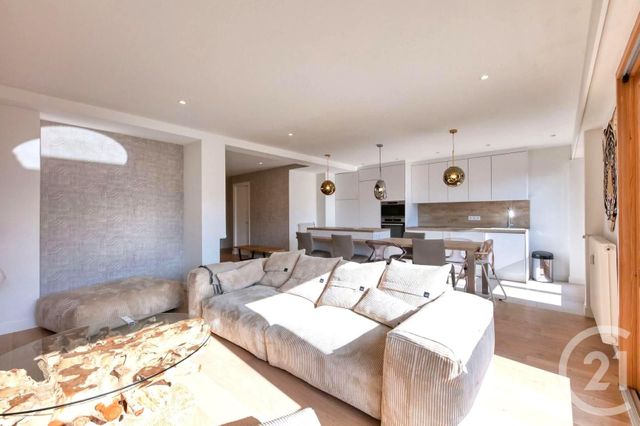 Afficher la photo en grand Appartement T3 à vendre - 3 pièces - 78.46 m2 - ST GERVAIS LES BAINS - 74 - RHONE-ALPES - Century 21 Grisol Immobilier