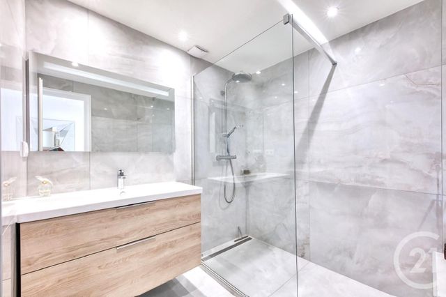 Afficher la photo en grand Appartement T3 à vendre - 3 pièces - 78.46 m2 - ST GERVAIS LES BAINS - 74 - RHONE-ALPES - Century 21 Grisol Immobilier