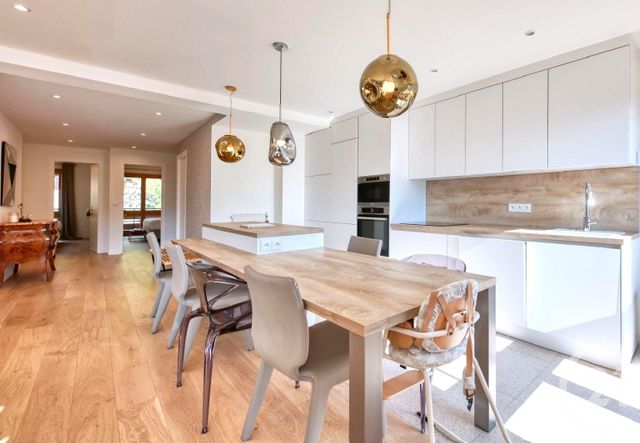 Afficher la photo en grand Appartement T3 à vendre - 3 pièces - 78.46 m2 - ST GERVAIS LES BAINS - 74 - RHONE-ALPES - Century 21 Grisol Immobilier